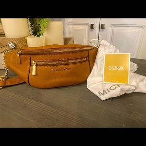 COPY - Micheal Kors Leather Fanny Pack